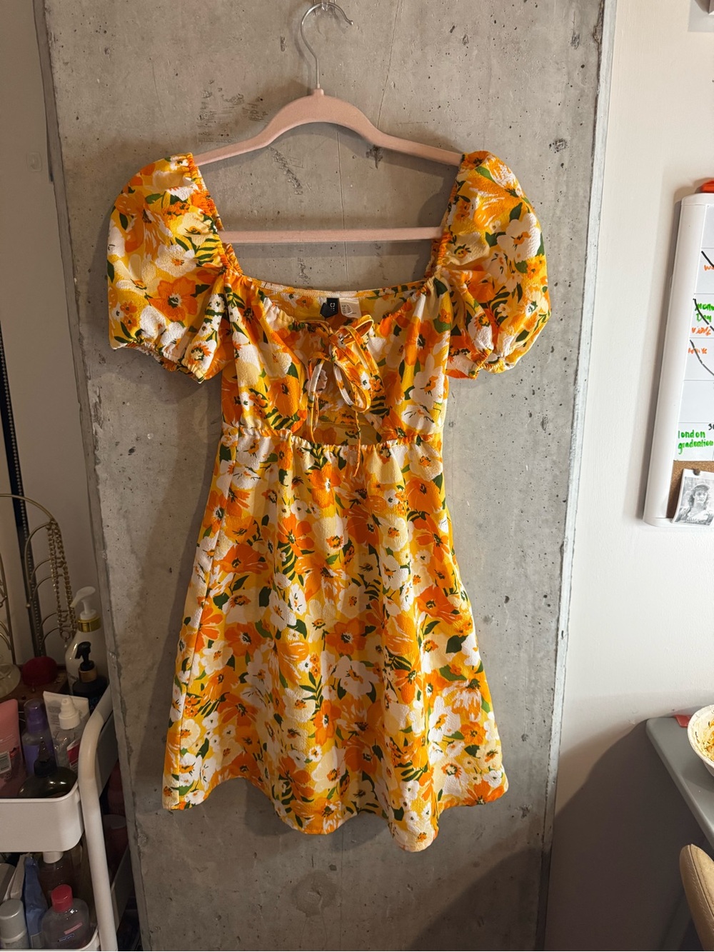 Divided Yellow Floral Puff-Sleeve Dress